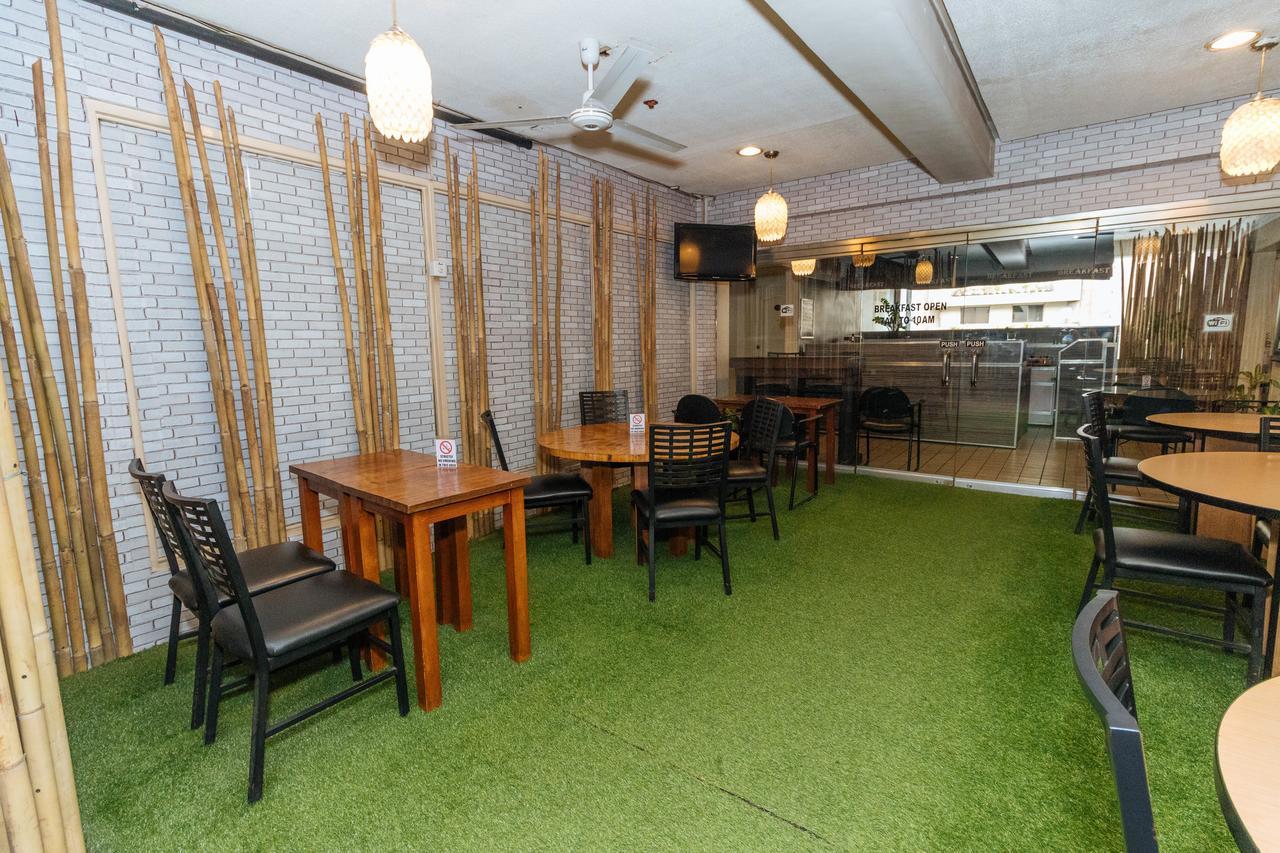 Reddoorz @ Amorsolo Makati Makati City Exterior foto